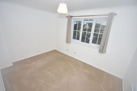 2 bedroom house to rent, Royal Way, Exeter