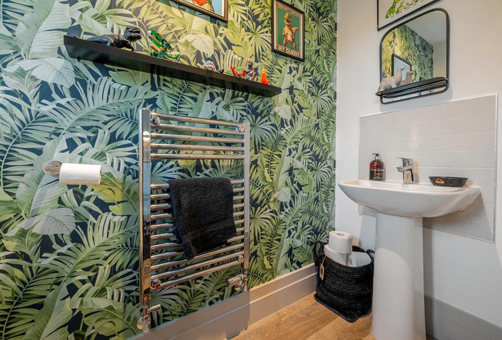 1388123 10 693969...