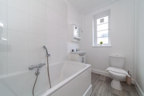 undefined, Elmers End Road