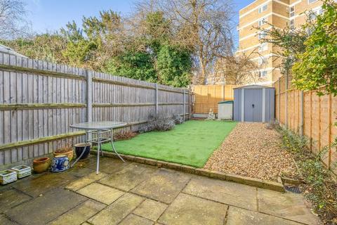undefined, Viner Close, Walton-On-Thames