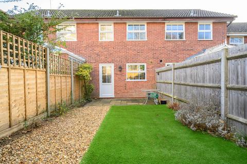 undefined, Viner Close, Walton-On-Thames