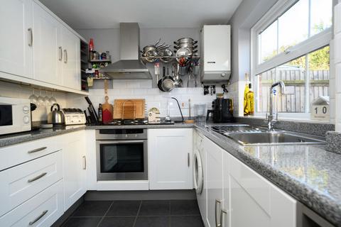 undefined, Viner Close, Walton-On-Thames