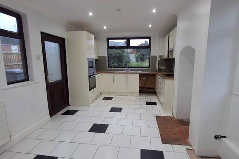 3 bedroom semi-detached house to rent, Whinney Lane, Newark NG22