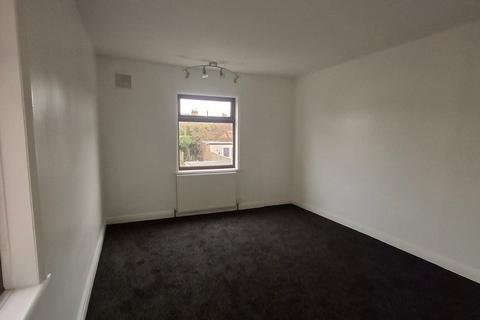 3 bedroom semi-detached house to rent, Whinney Lane, Newark NG22