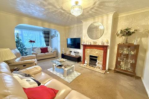 undefined, The Crescent, Caddington