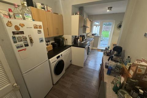 3 bedroom semi-detached house for sale, Greenford Road, Greenford