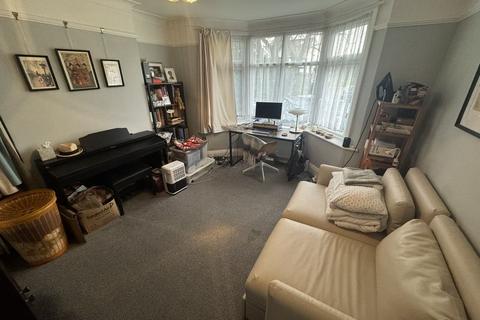 3 bedroom semi-detached house for sale, Greenford Road, Greenford