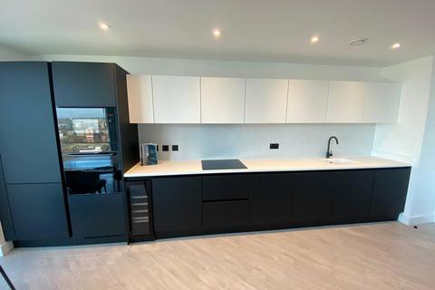 2 bedroom apartment to rent, Trinity Way, Manchester, M3