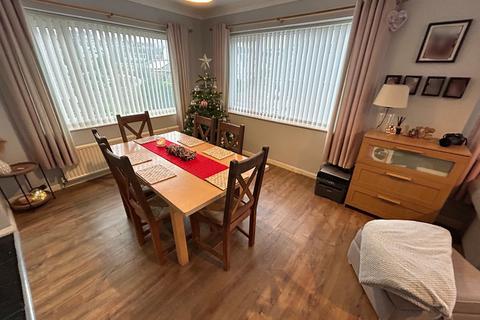 5 bedroom bungalow for sale, Parc Menai, Llanfairfechan