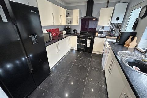 5 bedroom bungalow for sale, Parc Menai, Llanfairfechan