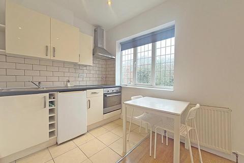undefined, Lampton Road, Hounslow, Middlesex, TW3