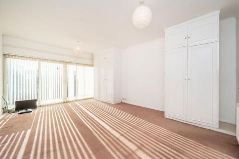 undefined, Fallowfield, Stanmore HA7