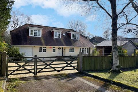 3 bedroom chalet for sale, Armstrong Close, Brockenhurst, SO42
