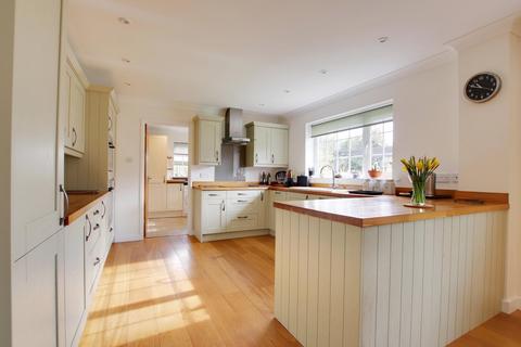 3 bedroom chalet for sale, Armstrong Close, Brockenhurst, SO42