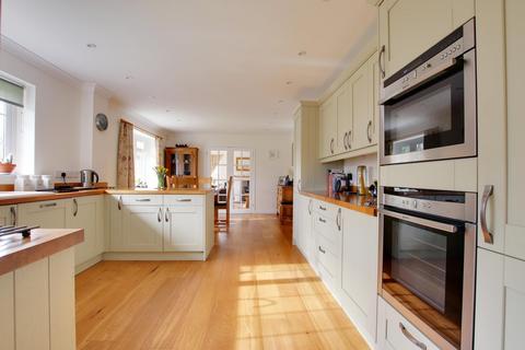 3 bedroom chalet for sale, Armstrong Close, Brockenhurst, SO42