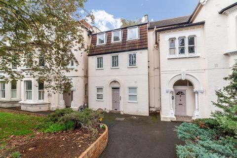 undefined, Earlsfield Road