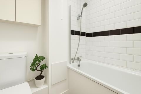 undefined, Leroy Street