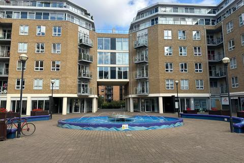 Luxury 2-Bed Riverside Apartment – Limehouse, London, E14