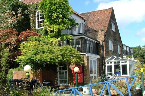 Office to rent, 8 Lower Teddington Rd Kingston Upon Thames KT1 4ER