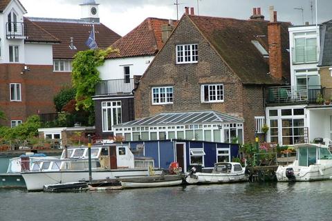 Office to rent, 8 Lower Teddington Rd Kingston Upon Thames KT1 4ER