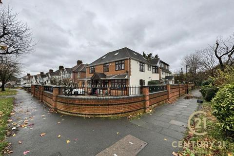 undefined, Spring Grove Road, ISLEWORTH TW7