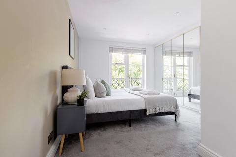 undefined, Brompton Park Crescent