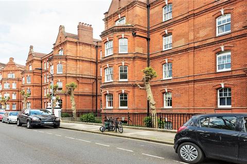 2 bedroom flat to rent, Queen's Club Gardens, London W14
