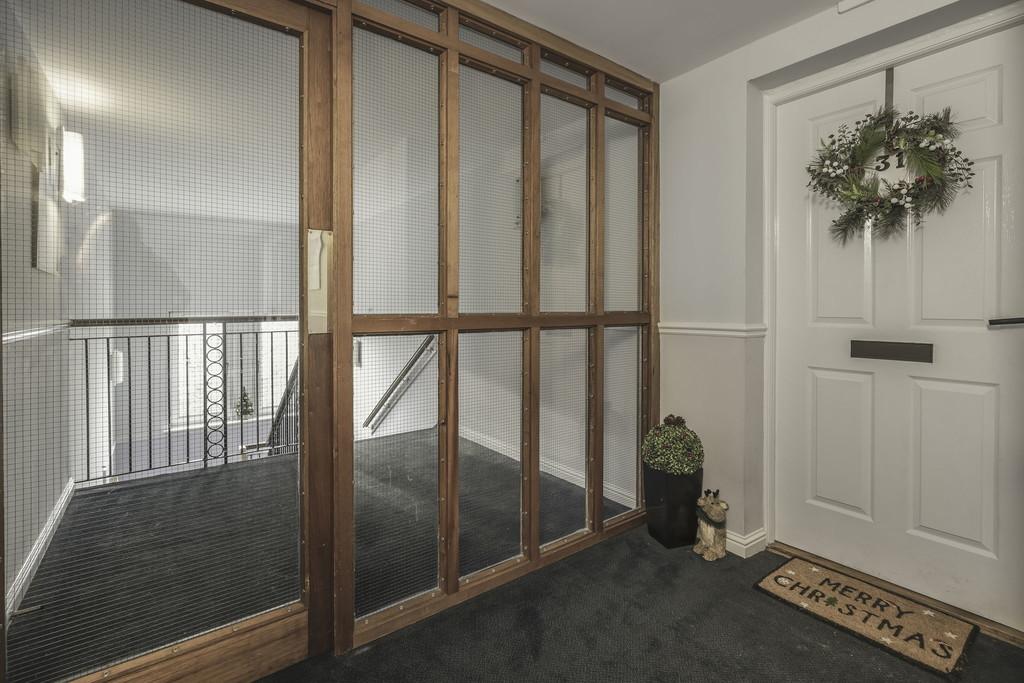 13-web-or-mls-7 Priorwood Court Flat 3.1 6