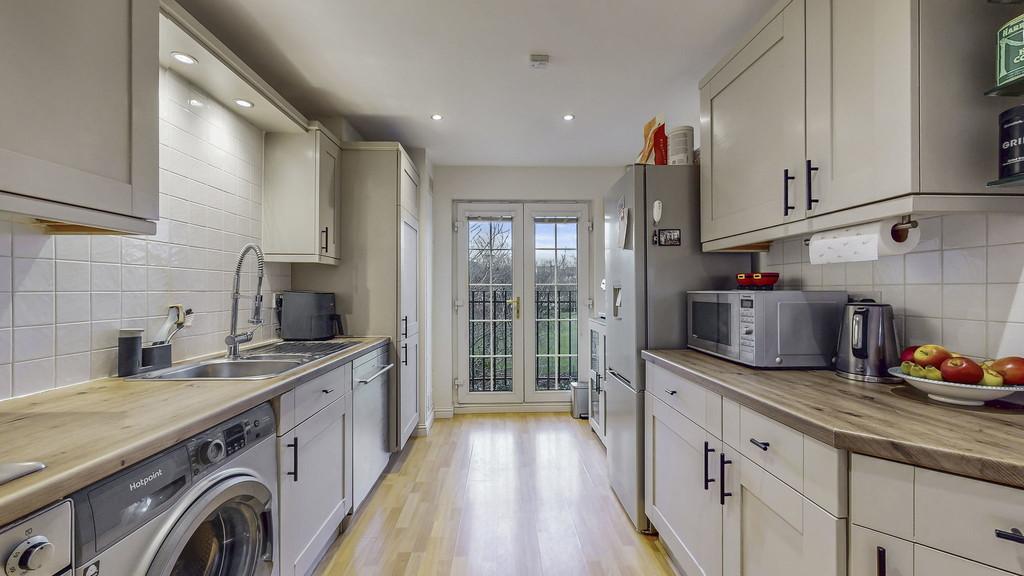 32-web-or-mls-7 Priorwood Court Flat 3.1 19