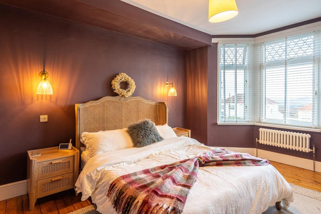 Glasllwch Crescent-6