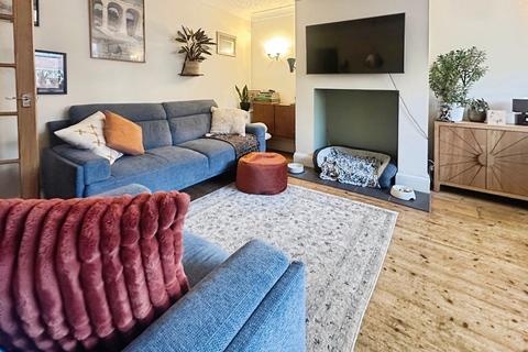 3 bedroom terraced house for sale, Norman View, Leeds LS5