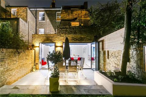 undefined, St Quintin Gardens, London W10