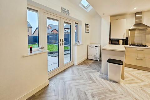 3 bedroom semi-detached house for sale, Workers Way, Greater Manchester OL10