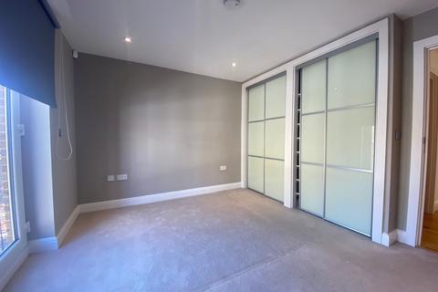 2 bedroom apartment to rent, Blythe Road, London W14