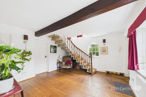 undefined, Hay Lane, Longdon Green