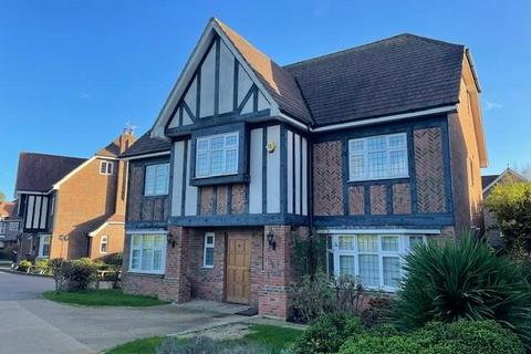 5 bedroom detached house to rent, Augustus Close,  Stanmore,  HA7
