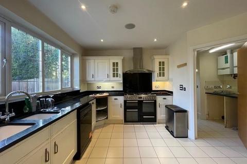 5 bedroom detached house to rent, Augustus Close,  Stanmore,  HA7