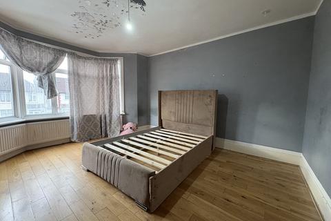 House share to rent, Upsdell Avenue, London N13