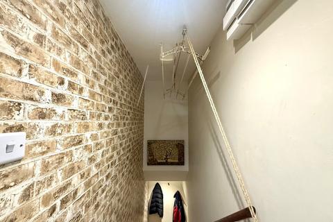 undefined, Coopers Court , 142 High Street