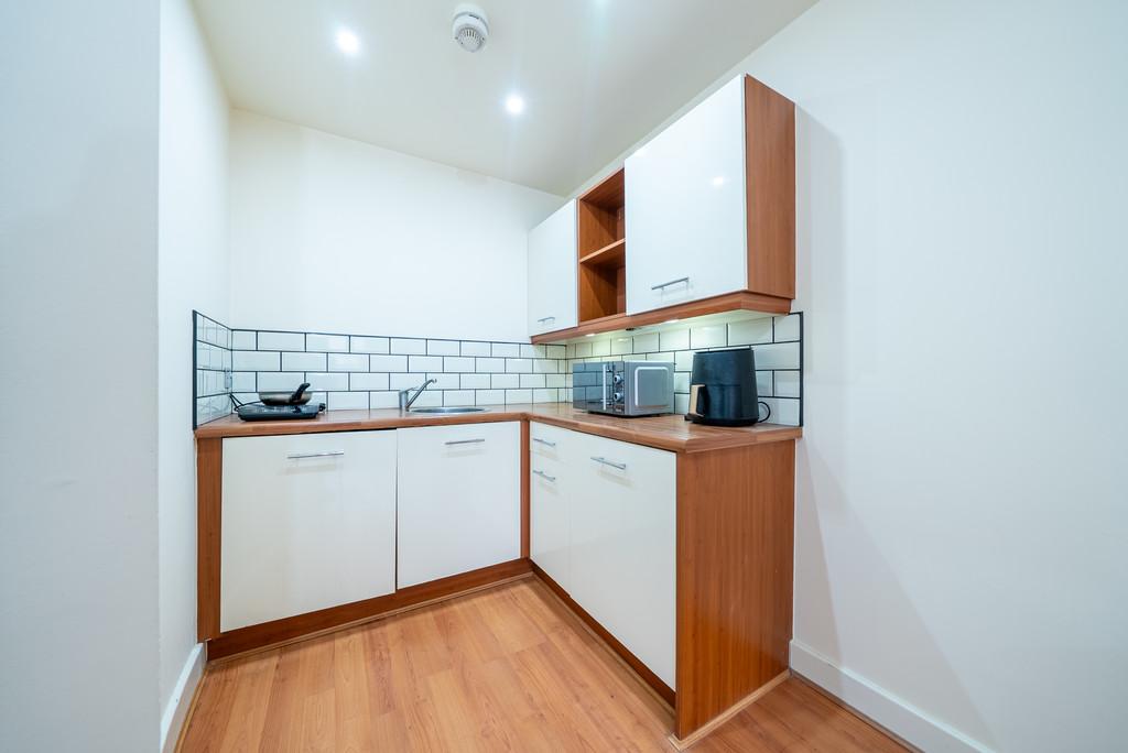 Avery Property00008