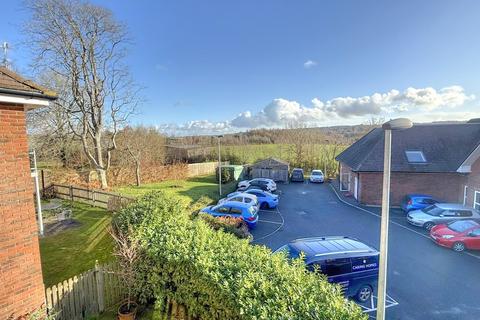 2 bedroom apartment for sale, Farnham Road, Liss GU33