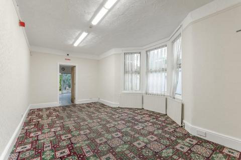 undefined, Pembroke Road, London, E17