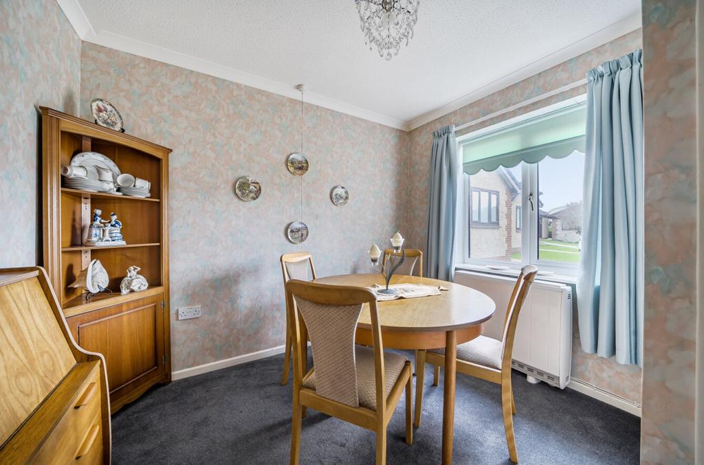 Bedroom 2/ Reception