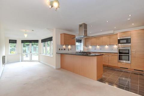 4 bedroom terraced house to rent, Carew Road,  Northwood,  HA6