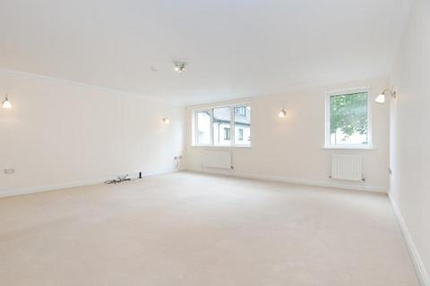 4 bedroom terraced house to rent, Carew Road,  Northwood,  HA6