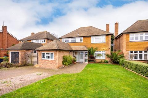 Cleveland Gardens, Worcester Park, KT4