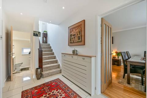 4 bedroom detached house to rent, Cleveland Gardens, Worcester Park, KT4