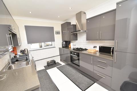3 bedroom flat for sale, Househillmuir Road, Priesthill, Glasgow, G53 6LG