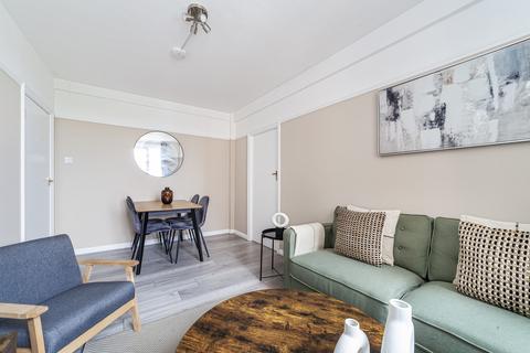 undefined, Elmers End Road