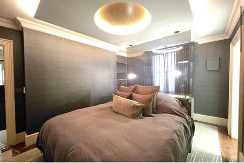 undefined, Buckingham Street, London  WC2N